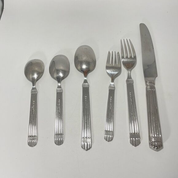Lot of 6 Wallace Chardonnay 18/8 Stainless Flatware Classic Ribbed Fork Spoon - Picture 4 of 5